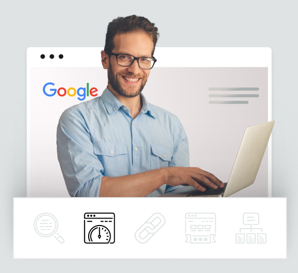 Mężczyzna z laptopem. W tle strona Google