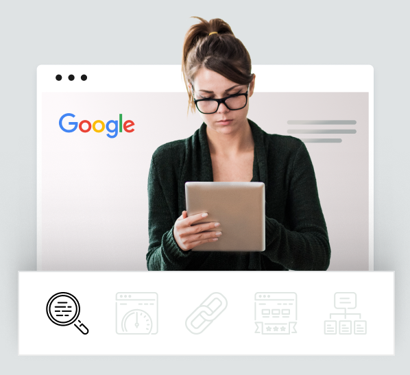 Kobieta z tabletem. W tle strona Google